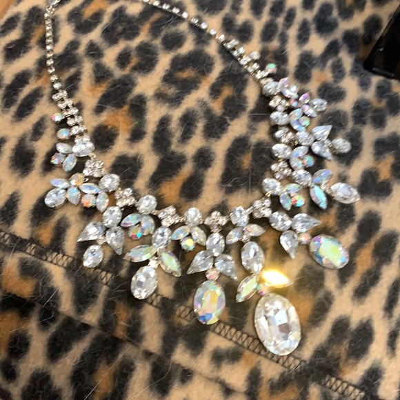 Beautiful Necklace - Picture 3 of 3